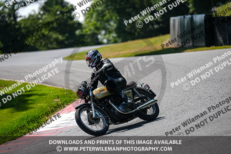 cadwell park;cadwell park photographs;cadwell trackday photographs;enduro digital images;event digital images;eventdigitalimages;peter wileman photography;racing digital images;trackday digital images;trackday photos